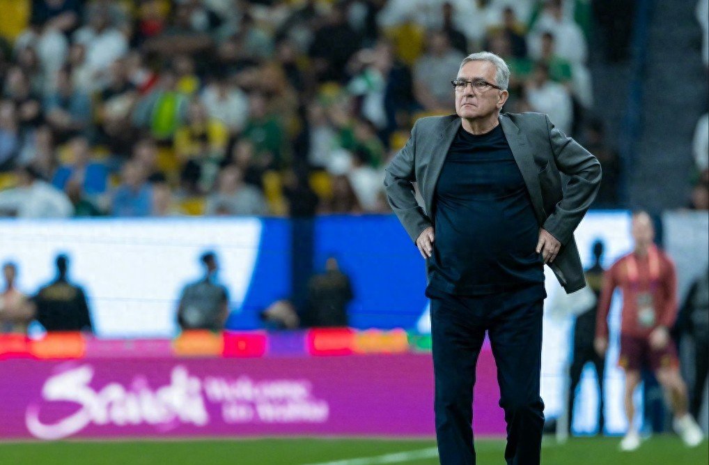 开云网页版-夺冠引发热议！，莱万多夫斯基在日本队比赛中表现优异比赛高潮迭起的简单介绍